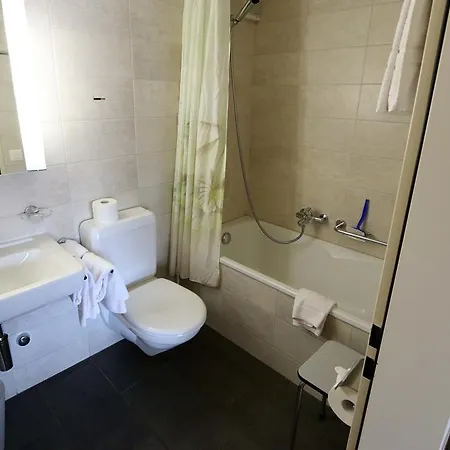 Ferienwohnung Sarazena Saas-Fee Zimmer foto