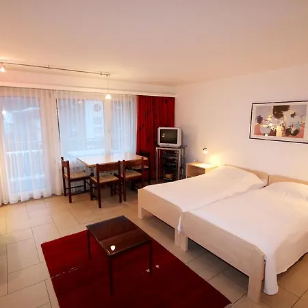Ferienwohnung Sarazena Saas-Fee Zimmer foto